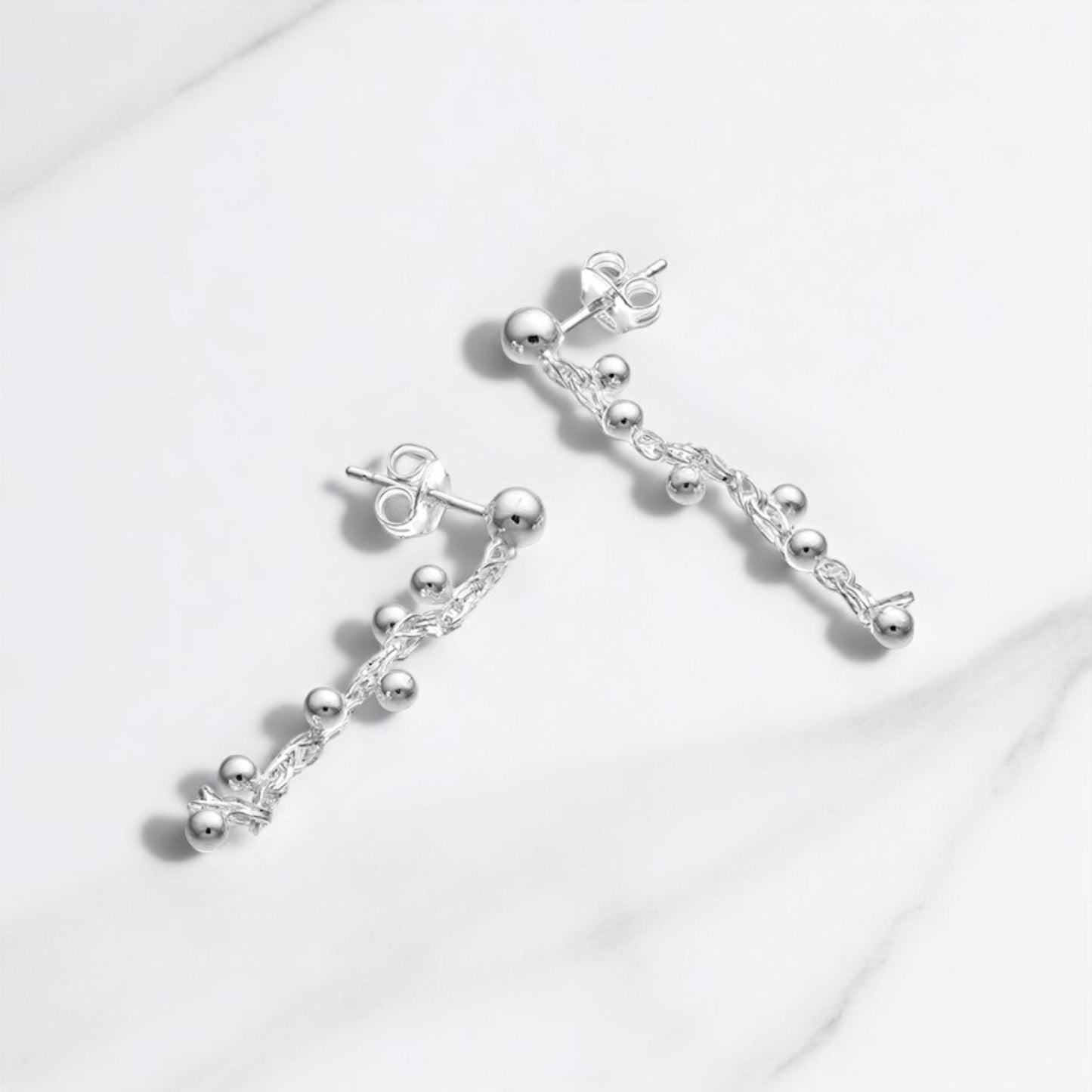Boucles d'oreilles pendantes - chaine boules