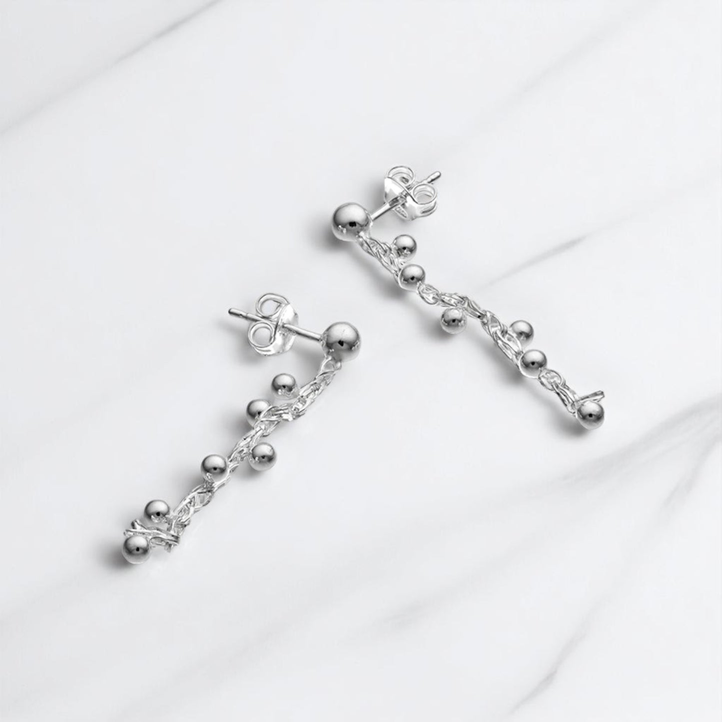Boucles d'oreilles pendantes - chaine boules